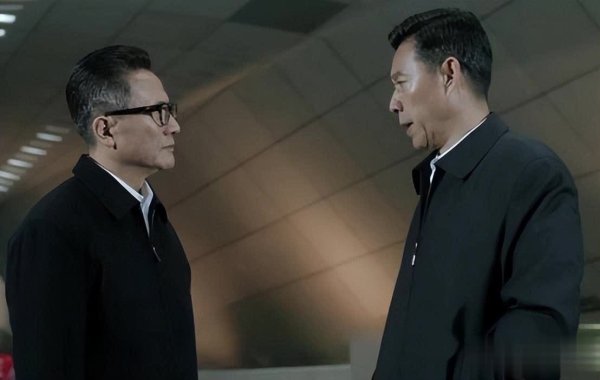 配资炒股最新 反腐剧王炸来袭，孙红雷王劲松余皑磊主演，《狂飙》靠边站